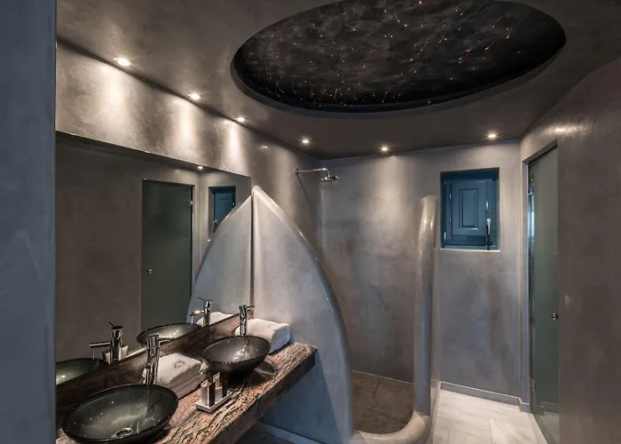 Anteliz Hotel Fira (Santorini)