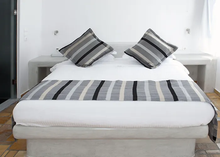 Anteliz Hotel Fira (Santorini)