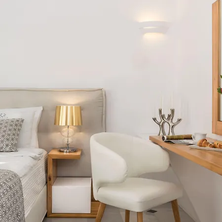 Anteliz Hotel Fira (Santorini)