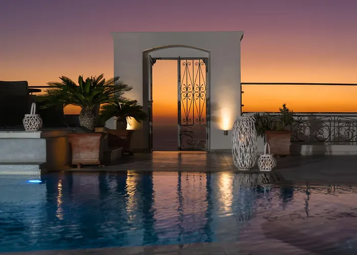 Anteliz 4* Fira (Santorini)