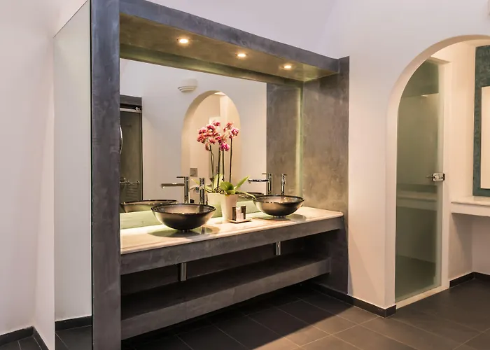 Anteliz Hotel Fira (Santorini)